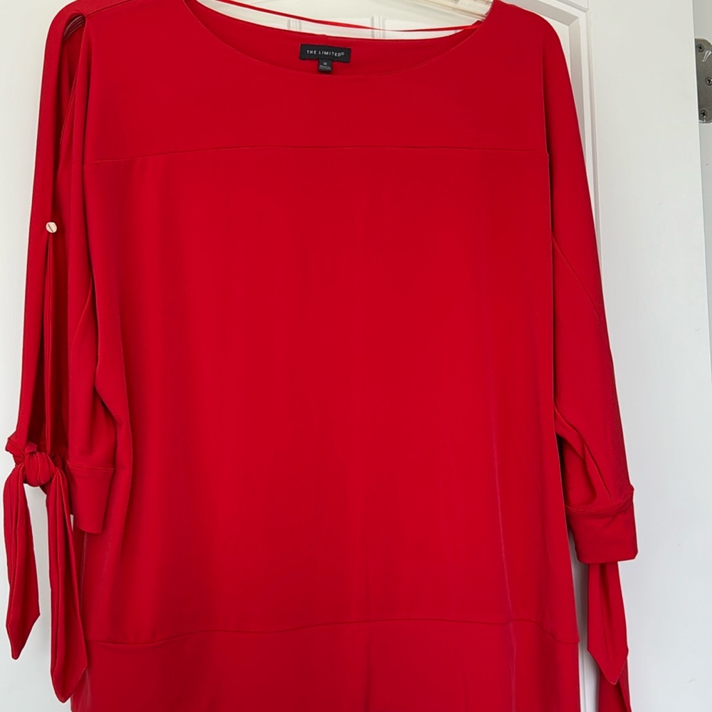 Limited top. NWT SIZE 1x